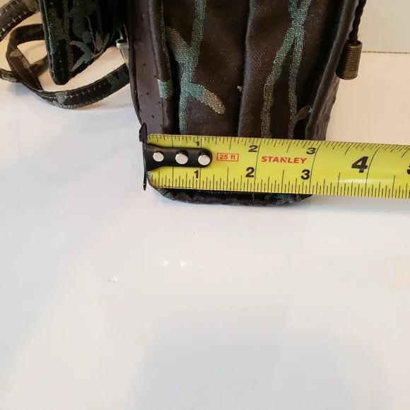 The Tea Garden Womans Brown Faux Ostrich Leather/Floral Fabric Crossbody Bag. - Picture 13 of 13